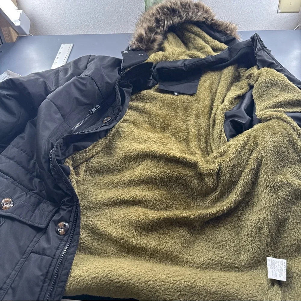 Men's Black Puffer Jacket with Faux Fur Hood Parka D’hiver Jacket - Picture 7 of 11